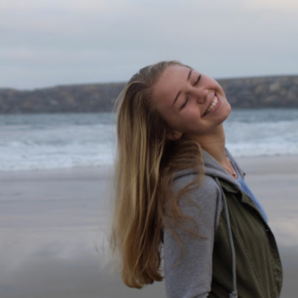 Meet your Posher, Felicity - Picture 1 of 1